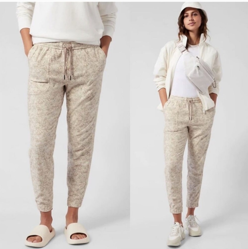 Athleta Women's Jogger Pants Size S Ivory Casual Relaxed Fit